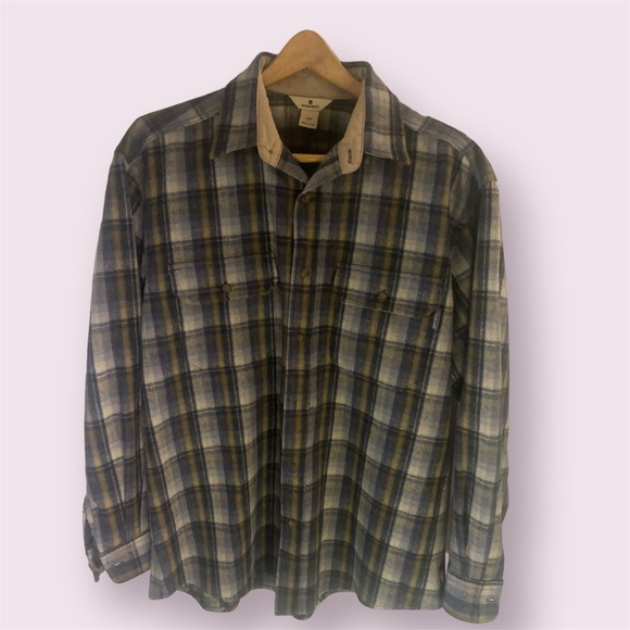 Woolrich Men's Plaid Button Down Shirt Sz Large Grey/Nvy Ombré EUC - Picture 8 of 10
